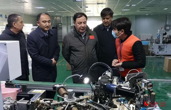 督戰結合 新疆深度貧困縣破沙海斬窮根