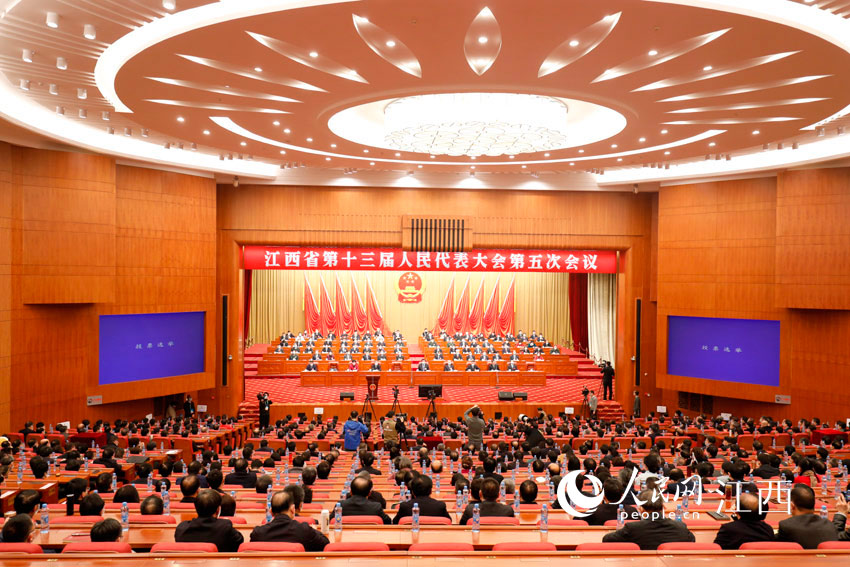 江西省十三屆人大五次會議30日閉幕。圖為會議現場。（人民網 時雨 攝）